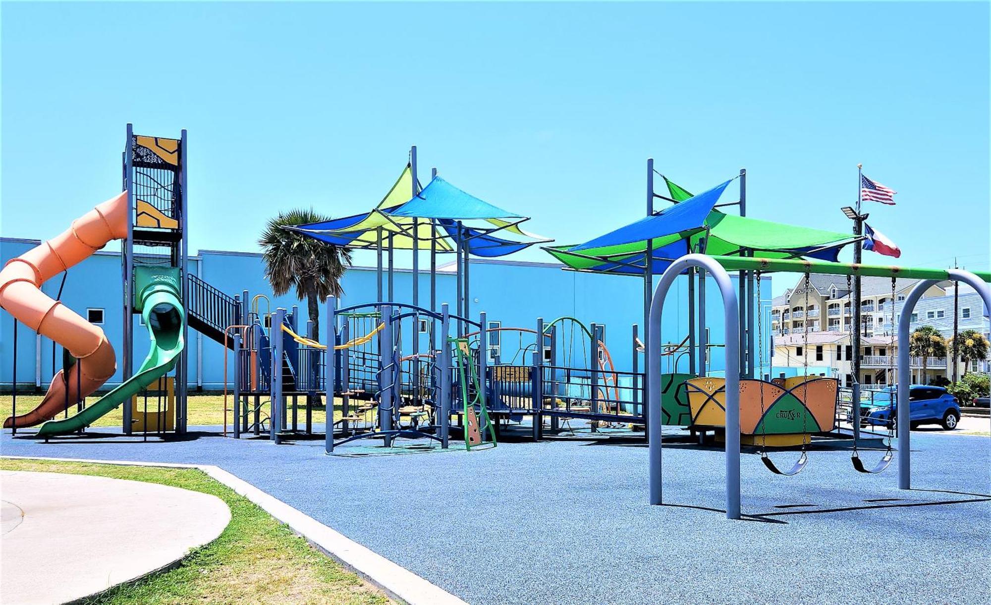 Casaazul-2605A-Couples Retreat By Beach & Pleasure Pier 1 Block Away- 2Bed 2Bath- 7 Minutes To Cruise Terminal Galveston Kültér fotó